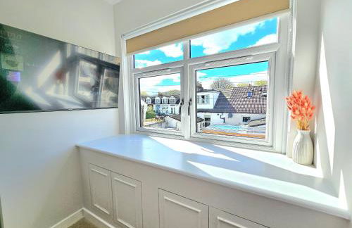 Newly Renovated Gem - Free Parking & Modern Comfort - Foto 46