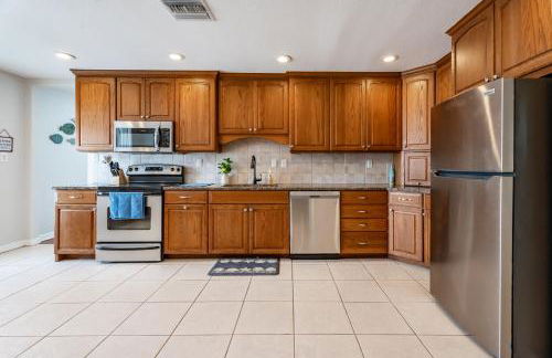 Coastal Cabana in Lakeland with King Bed - Foto 25