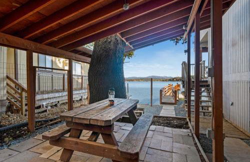 Lakefront, Private dock, ensuite-unit, King bed, Free EV charger, Boat Friendly - Foto 42