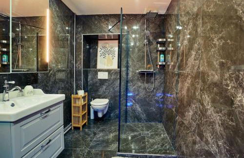 Versailles Jacuzzi - Sauna - RDC 2 - Foto 8