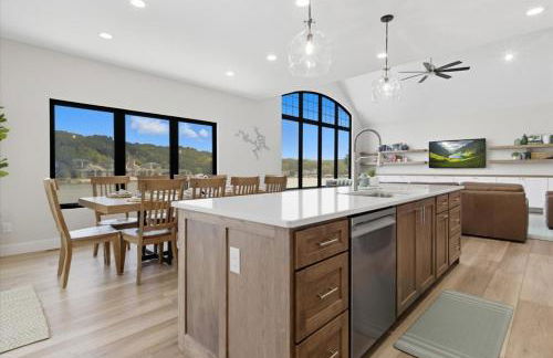 Modern Lakefront Escape | The Twelve - Foto 15