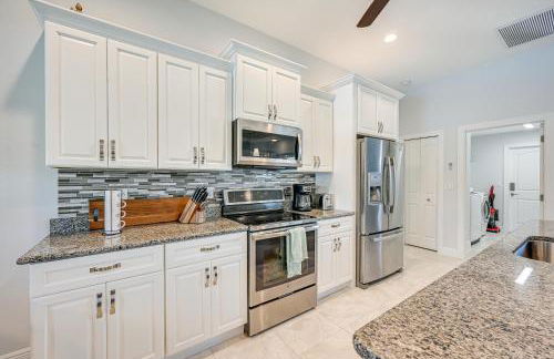 Hot Tub and Lanai! Marco Island Home 2 Mi to Beaches - Foto 6