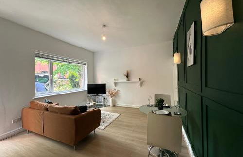 Beautiful Bungalow Awaits Your Short Term Stay - Foto 8