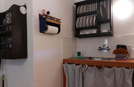 Apartment mit kleiner Innenhof-Terrasse im mediterranen Stil - Foto 6