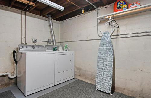 Benson's Cozy 3-BR Retreat with BBQ Grill - Photo 21