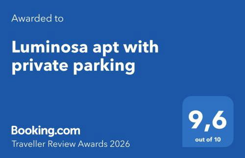 Luminosa apt with private parking - Foto 3