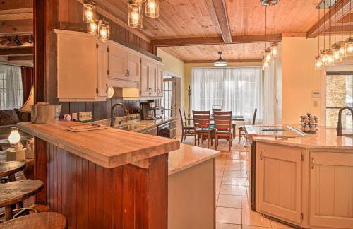 Tranquil Smoky Mountain Cabin with Porch and Fire Pit - Foto 12