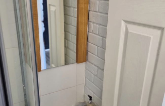 Charming 1-bed Studio Annex,parking,kitchen,wifi - Foto 12