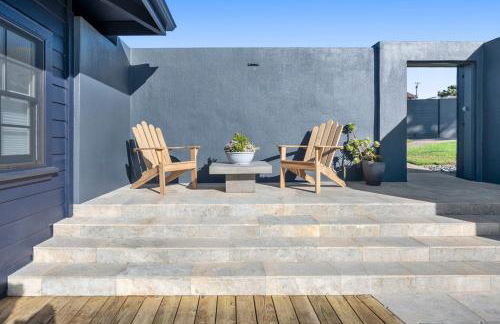 Distinguished Oceanfront Point Estate with Iconic Beach Mountain Vistas - Foto 31