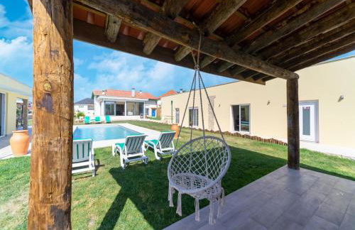 Rural Holiday Home with Pool - Foto 29