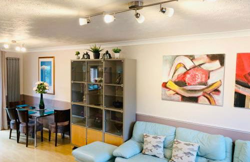 The Lake House, Woking - Photo 13