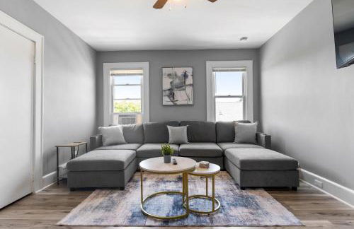 2BR Apartment Near Downtown Stamford I Pets OK - Photo 6