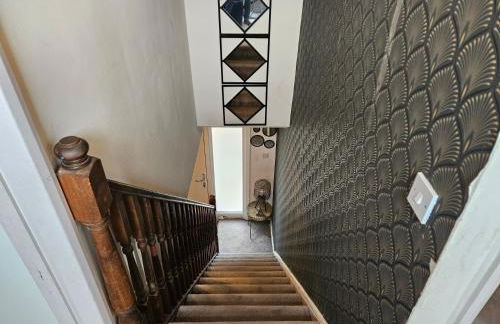 Stunning 4 bed house with huge garden and parking - Foto 40