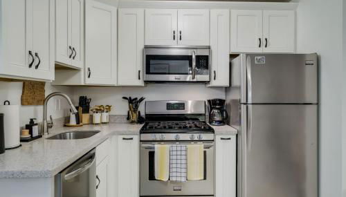 Bright & Cozy Modern Studio, Fast WiFi, Quiet, Walkable to University of Portland - Foto 5, dishwasher, minibar