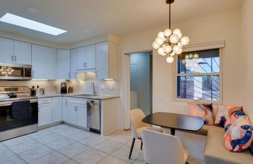 Tranquil Green Valley Home with Screened Porch - Foto 8