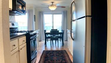 Sunrise Springs 1-Bedroom with Balcony & Pool - Foto 4