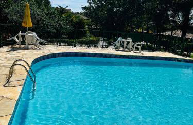 Búzios Praia da Ferradura Linda casa dentro de Condomínio com toda infraestrutura - água e luz inclusos na tarifa - Foto 2