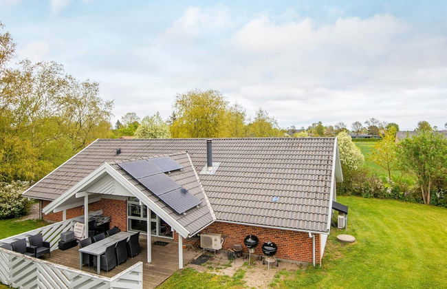 Luxury Retreat With Pool - By Traum Ferienwohnungen - Photo 32