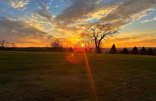 Cozy Indian Lake Chalet on Golf Course with Arcade/Gameroom - Foto 51