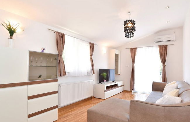 Serene Villa With Pool, Bbq, and Authentic Tavern Surrounded by Nature - Foto 10