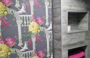 Beautiful Ground floor flat in the Heart of Rochester with balcony mobility friendly - Photo 13