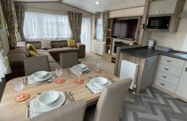 Tigers Wood - 2 bed hot tub lodge with free golf, NO BUGGY - Foto 14