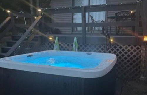 Lakeside Oasis with Kayaks, Hot Tub, & Fire Pit - Foto 7