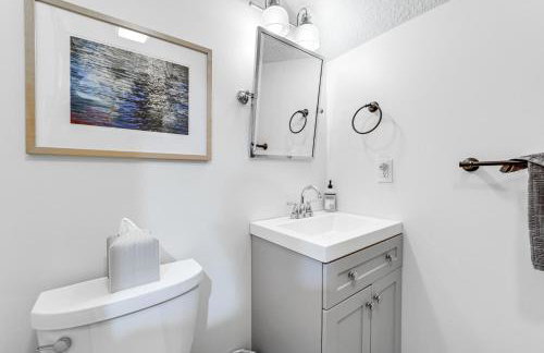 Scenic Cottage with Private Dock on Torch Lake - Foto 13