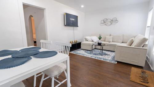 Modern 2-Bedroom House with Free Parking and Convenient Location - Foto 4