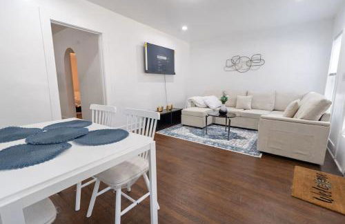 Modern 2-Bedroom House with Free Parking and Convenient Location - Foto 4