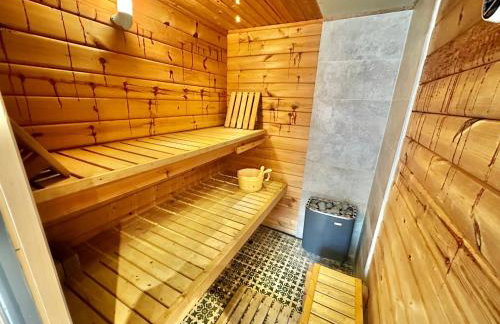 5 Bed House - Pool - Hot Tub - Sauna - Pool Table - Near New Forest and Beach - Sleeps 12 - Photo 4