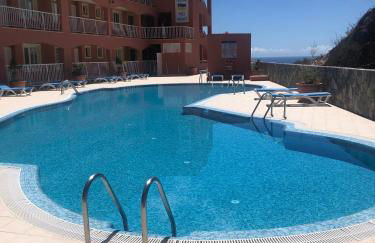 Beach front apartment with stunning ocean views! - Foto 18