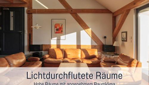 Landloft Linum - Ausgebaute Scheune mit Aussicht, Naturpool, Kamin, Sauna, Luxusausbau, handverlesene MidCentury Möbel & Kunst - Foto 5