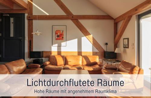 Landloft Linum - Ausgebaute Scheune mit Aussicht, Naturpool, Kamin, Sauna, Luxusausbau, handverlesene MidCentury Möbel & Kunst - Photo 5