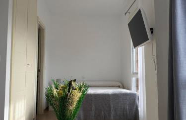 Apartahotel Moderno y Económico para 2 personas a 10 minutos de Sevilla con fácil aparcamiento - Photo 47