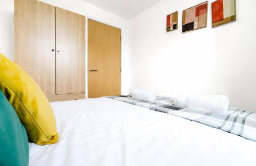 2BR Flat Near City Centre with Free Parking - Foto 38