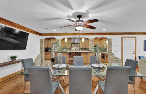 Big 6BR,4BA Home w 10-Car Parking for CrewsGrps - Foto 5