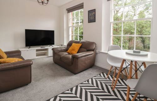 Memorial Building - Photo 21