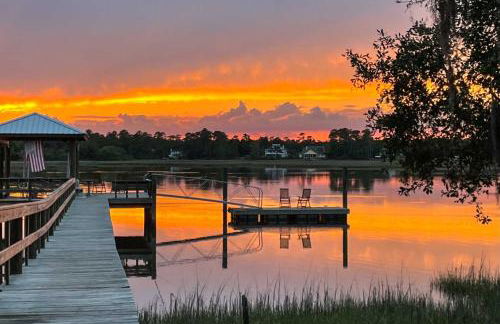 Nantucket Cottage with Fishing Dock and Sunsets - Foto 2