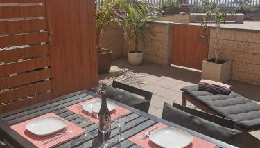 Modern sea view duplex with parking and aircon - Foto 1