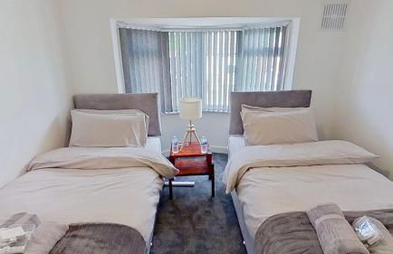 Stylish 3-Bed house NEC-JLR-Airport-HS2-Driveway - Foto 15