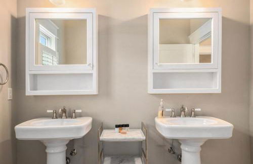 Lake Effect 3BR Home Steps to Everything 27 - Foto 73