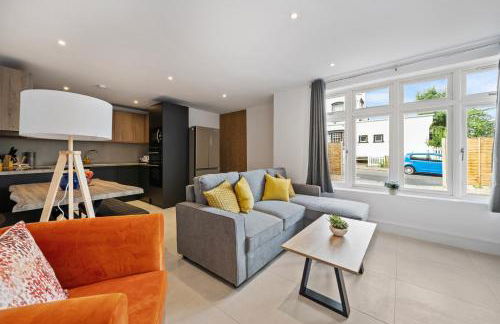 3BR House in Prime Barnet Location with Driveway - Foto 1