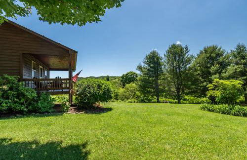 Pet Friendly NC Cabin with Views & Hot Tub - Foto 34