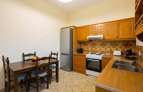 Valira Stathmos Home, Rustic Charm Cottage w Views - Foto 11