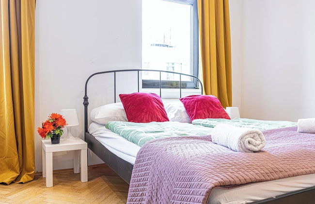 Cozy Room Near U6 Dresdner Subway Line - Photo 29