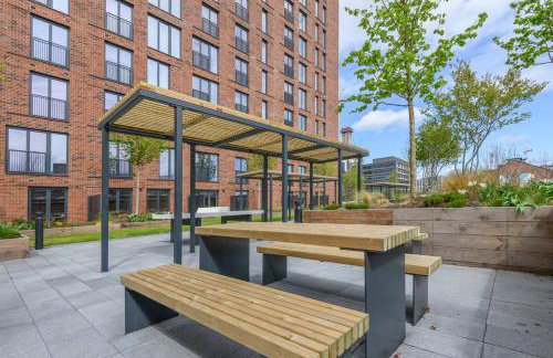 City Centre Deluxe with amazing Garden Terrace - Pass the Keys - Foto 28