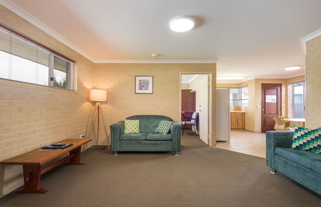 Albany Holiday Units - Photo 28