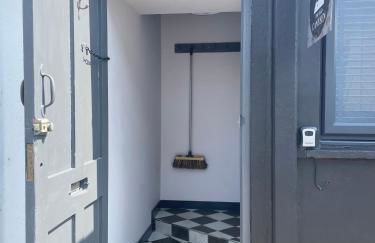 2 The Old Canteen, Two Minute Walk To Beach - Photo 8