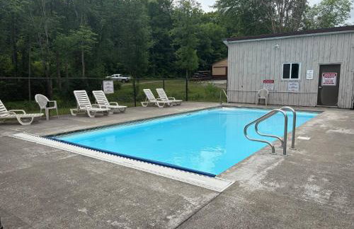 Modern Lakeview Escape - Foto 21